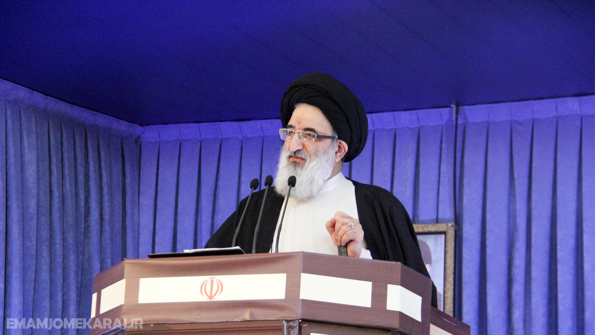 مبارزه با اشرافی گری